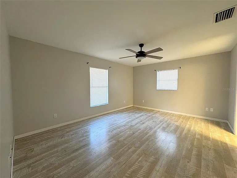 1514 Poe St — Photo 6