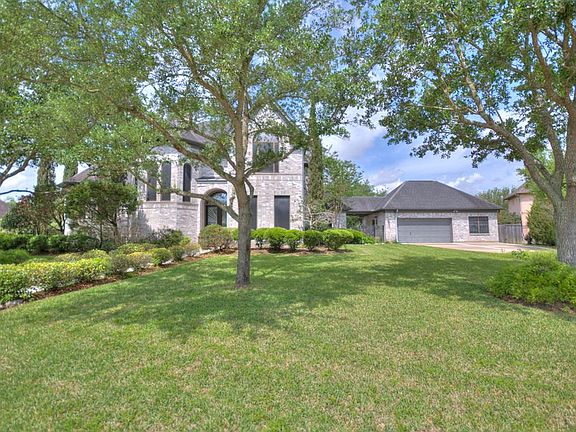 3rd image of 2611 Heatherbend Dr