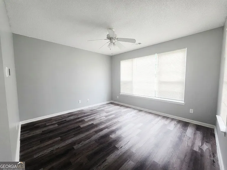 132 Hawkeye Ln — Photo 4