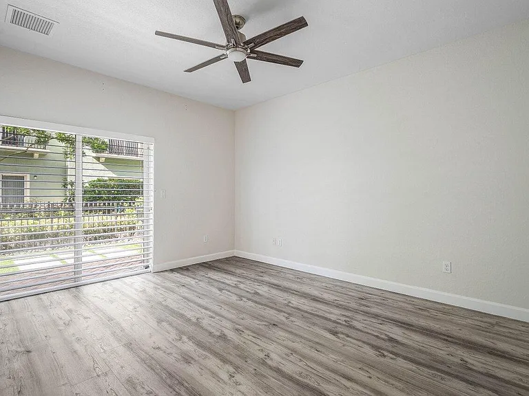 48 NW Hawthorne Pl — Photo 31