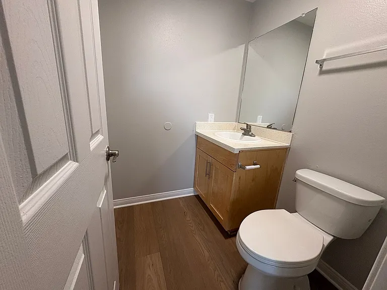 Villa Del Sol Apartments — Photo 79