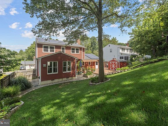 3rd image of 14 Carsdale Ct
