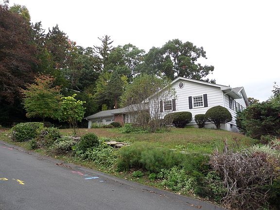 2nd image of 76 Hillview Rd