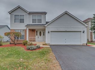 461 Hummingbird Ln, Bolingbrook, IL 60440