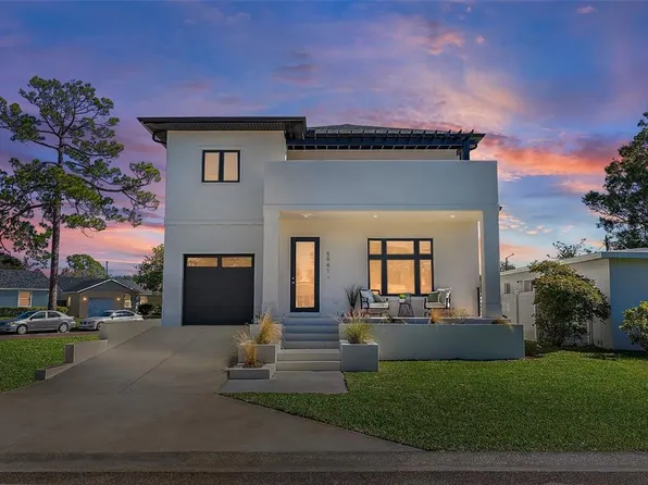 5941 Mangrove St N, Petersburg, FL 33703