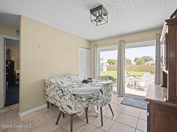 4th image of 383 Lisa Rd NE