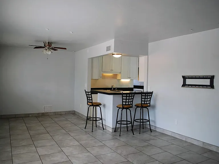 2743 N Tyndall Ave — Photo 5