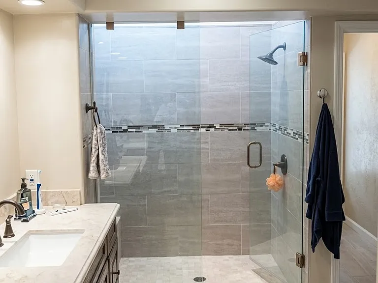 Master walk in shower