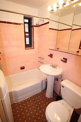 Rented by Slope Realty Co | media 5