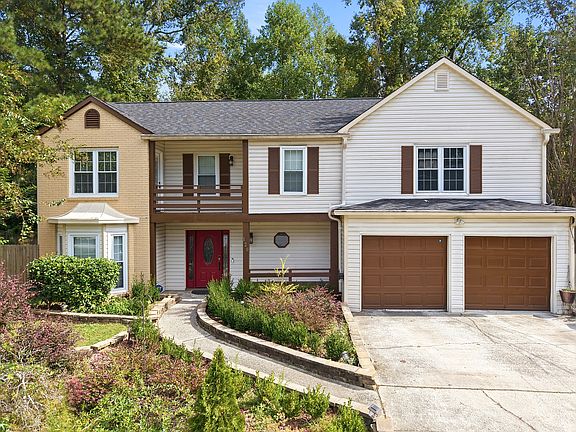 2nd image of 120 Hodge Dr