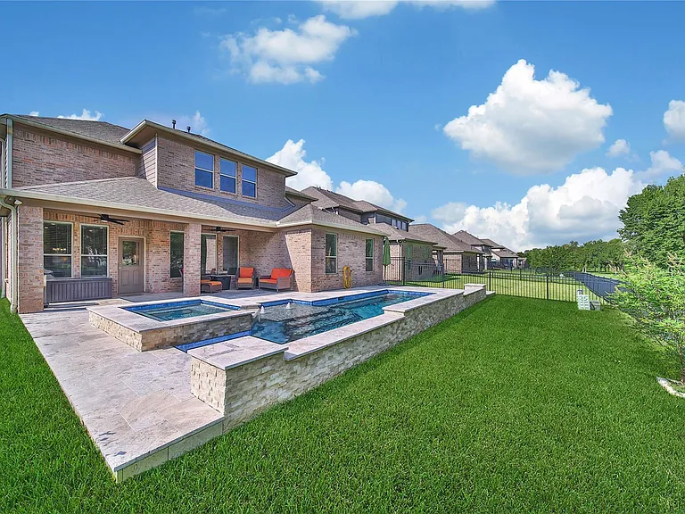 32918 Franklin Brooks Dr — Photo 42