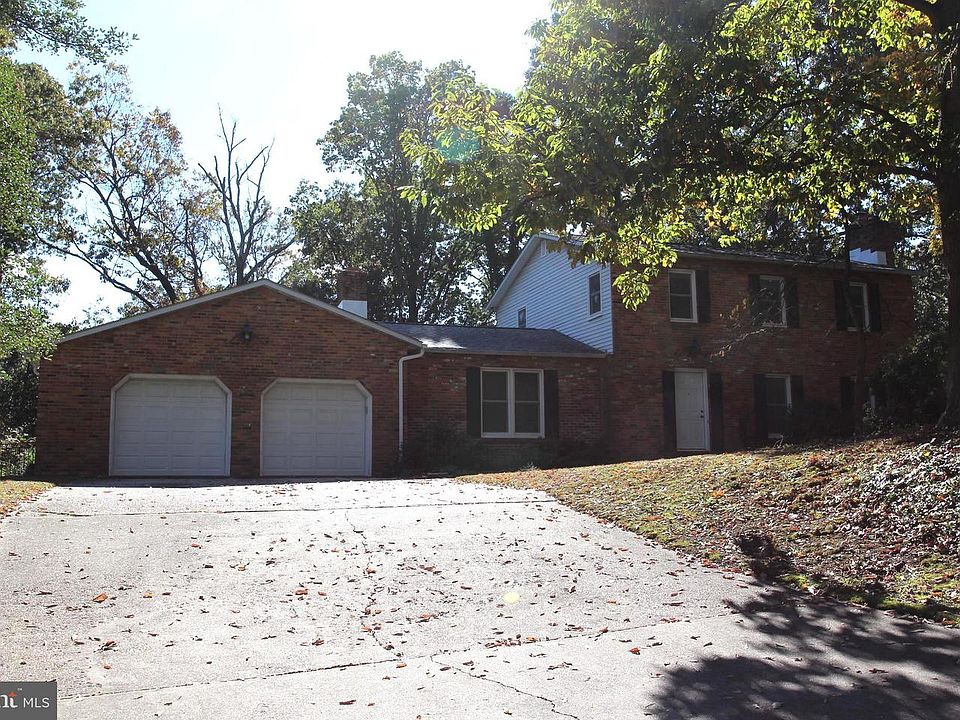 1st image of 8233 Fairwood Dr