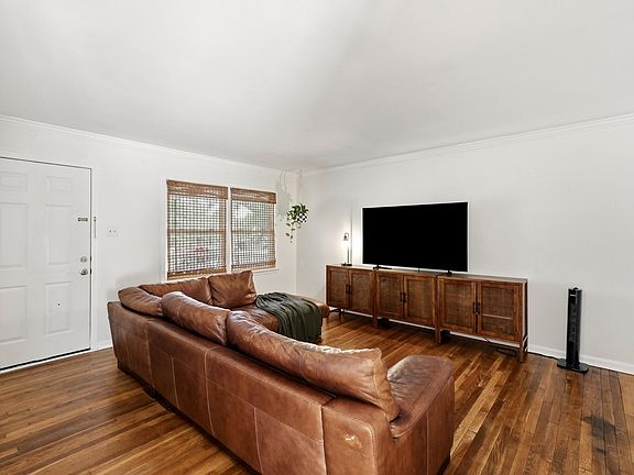 5th image of 352 Ridgewood Dr