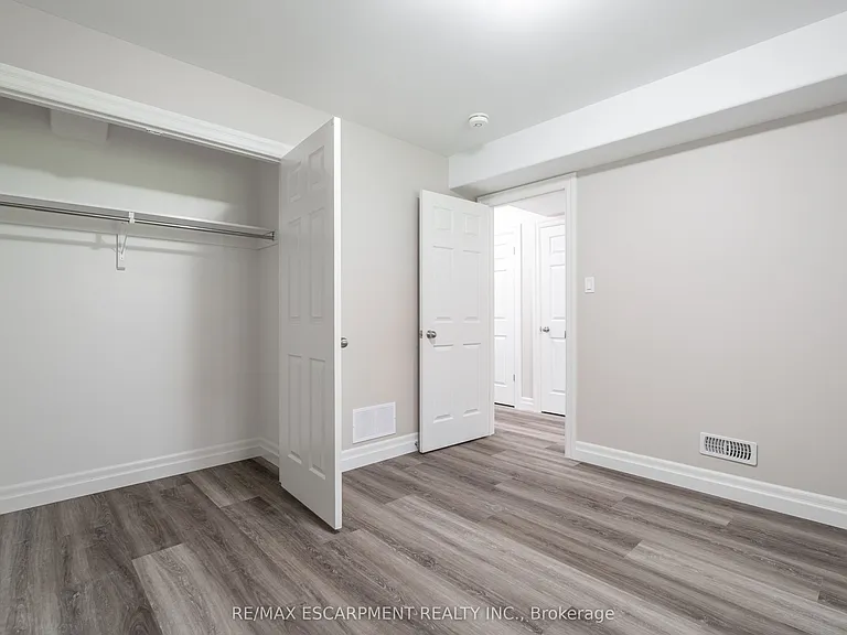 38 Viewpoint Ave #2 — Photo 10