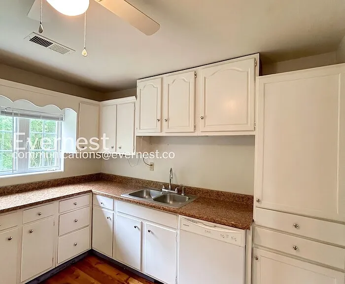 1921 Wigglesworth Rd — Photo 4
