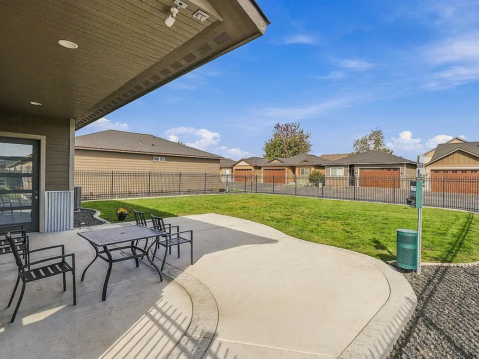 Columbia Villa & Cove