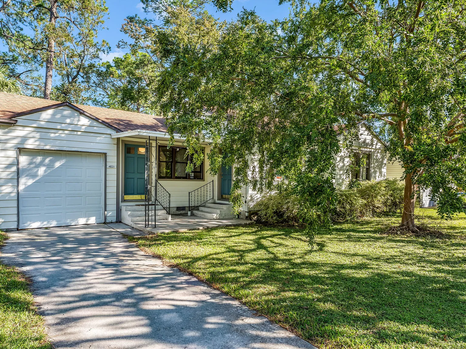 3 bed, 1431 sqft, $2,300 — Photo 1