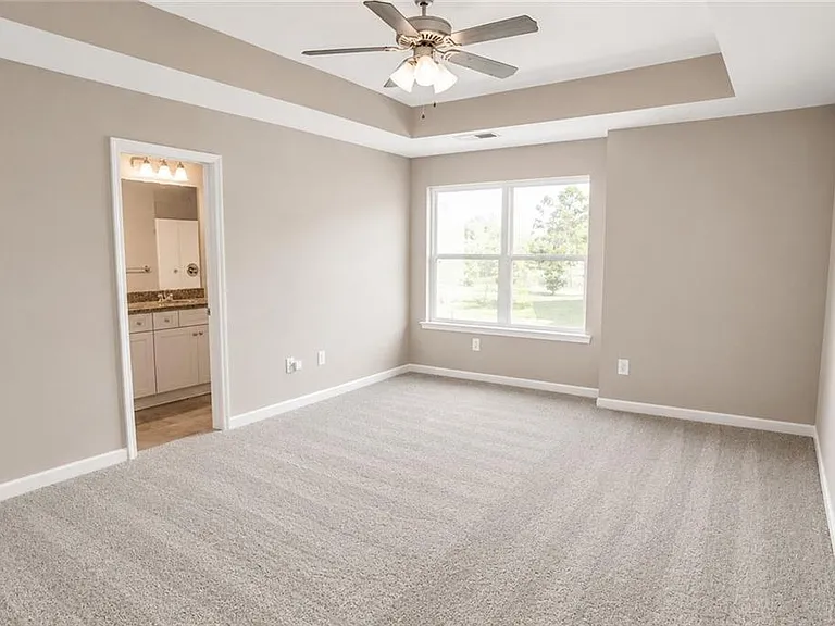 100 Squarewood Ln — Photo 9