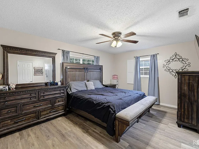 213 Twin Oaks Dr — Photo 15