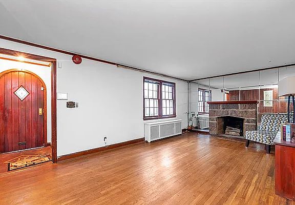 5th image of 115-27 219th St