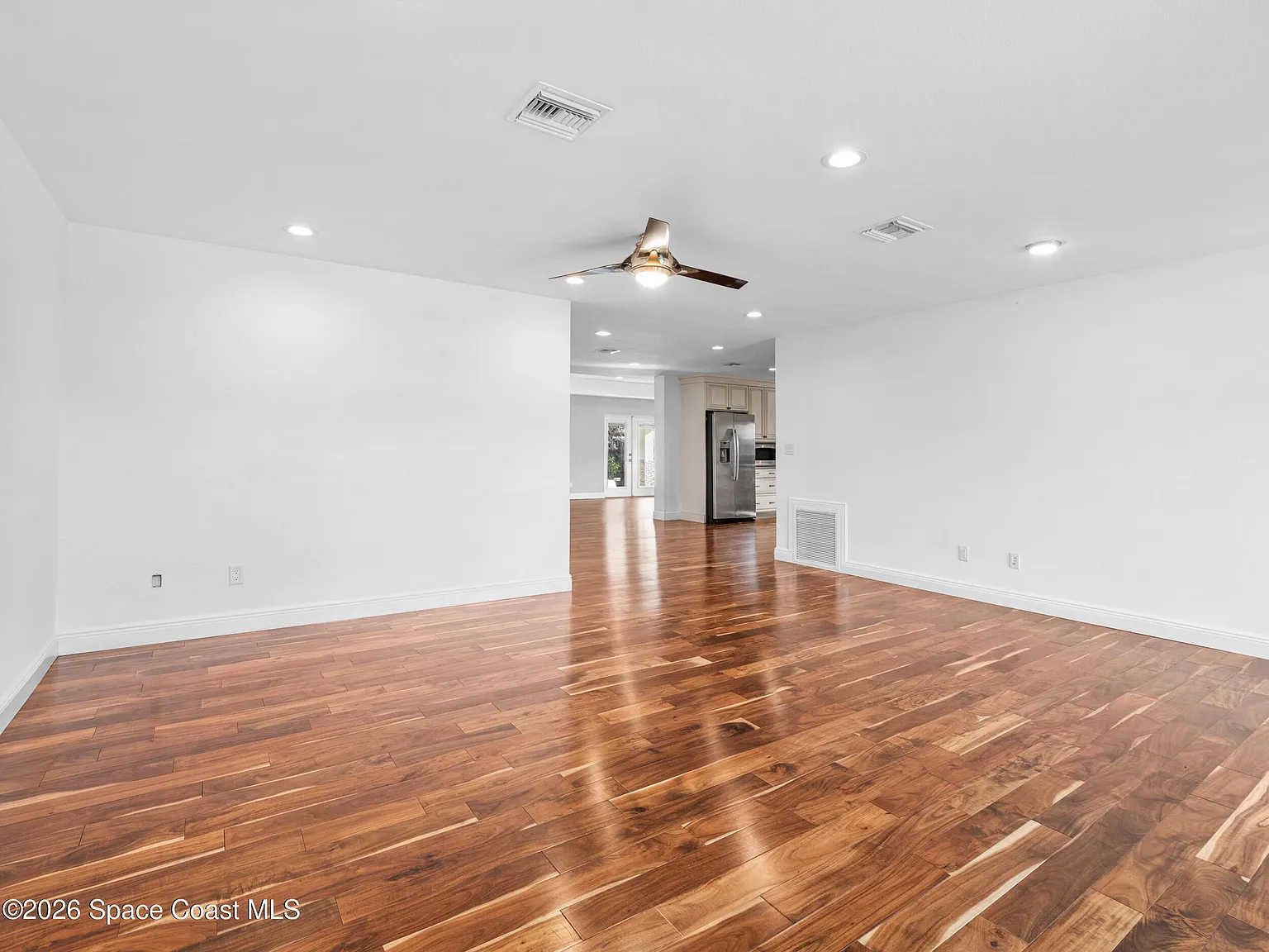 4 bed, 2.5 bath, 2653 sqft, $5,200 — Photo 3