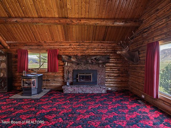 5th image of 2050 E Snowberry Rd