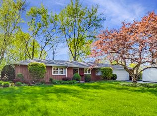 185 Crescent Knoll Dr, Libertyville, IL 60048
