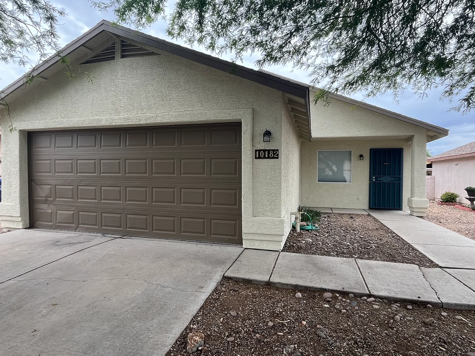 3 bed, 1024 sqft, $1,650 — Photo 2