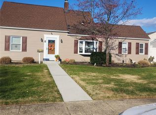 1 Midway Ln, Levittown, NY 11756