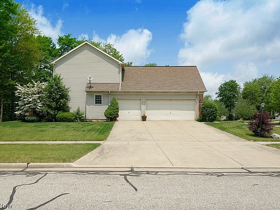 3rd image of 19842 Hazen Dr
