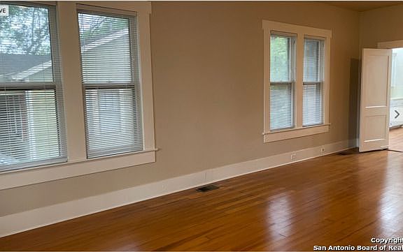 4th image of 115 Alta Ave