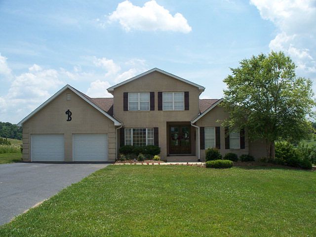 1st image of 67 Clubhouse Ln