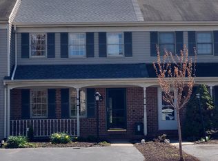 35 Laurie Ln, Lititz, PA 17543