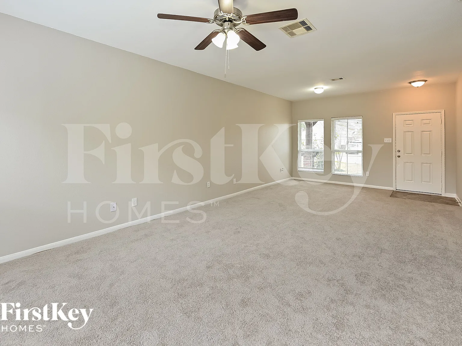 3 bed, 2.0 bath, 2069 sqft, $2,305 — Photo 3