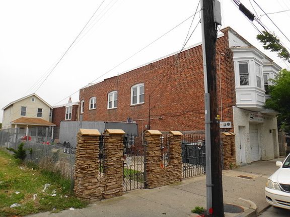 2nd image of 126 N Texas Ave
