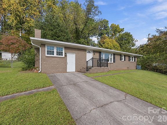 3rd image of 468 Edwards St