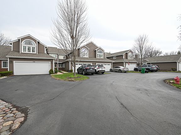 3rd image of 136 S Lawford Ct