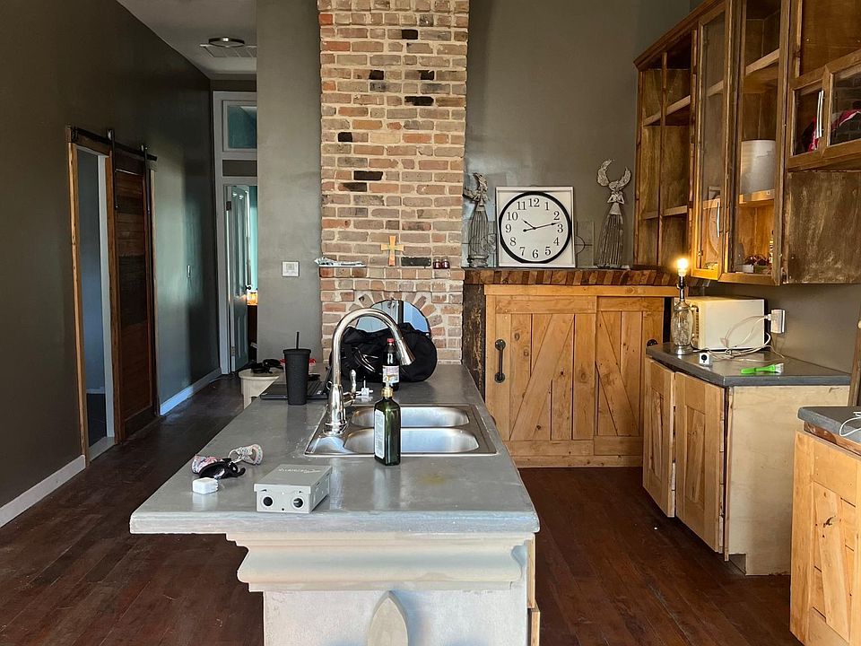 1st image of 3010 Pauger St