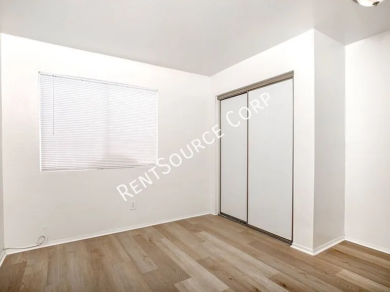 2910 B St #7 — Photo 8