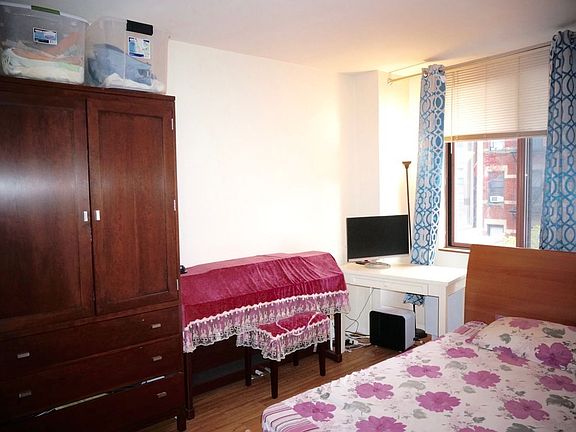 4th image of 393 W 49th St APT 4D