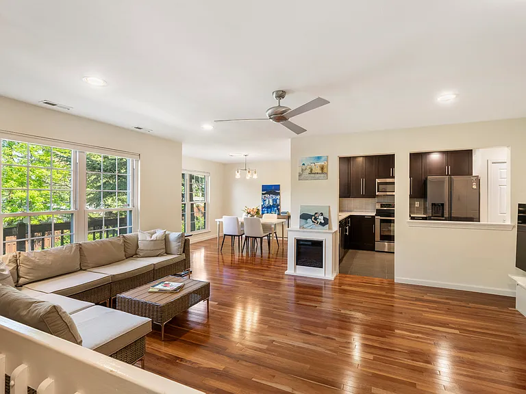 1504 Westgate Dr — Photo 17