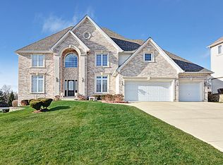 9051 Willow Ridge Dr, Willow Springs, IL 60480