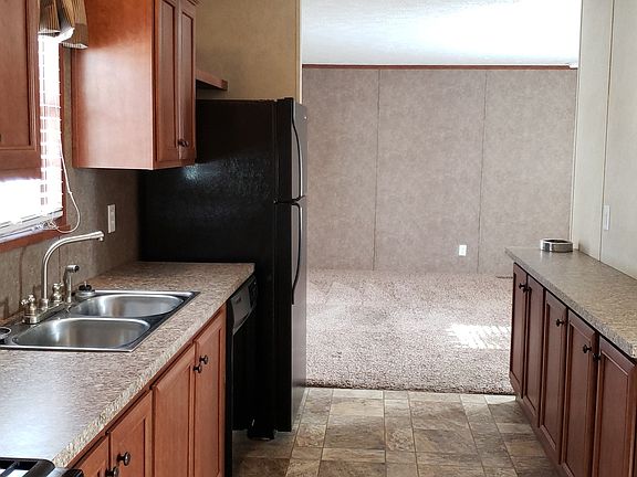 2nd image of 516 Courtland Ln #16