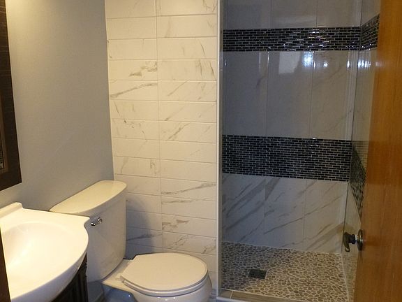 5th image of 15714 Deerfield Ct Unit 2S