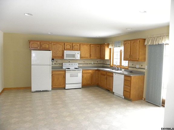 5th image of 6B Red Maple Ln