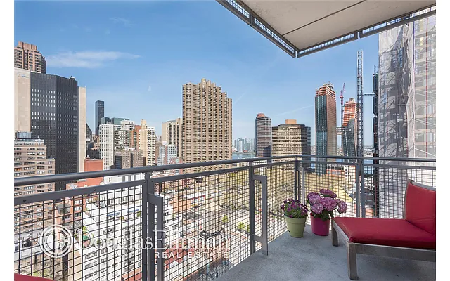 Sold by Douglas Elliman | media 25