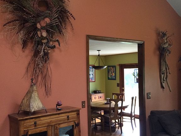 4th image of 5867 Sugarbush Dr