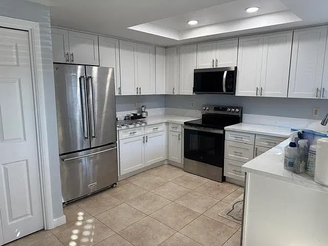 3 bed, 2.5 bath, 1651 sqft, $3,400 — Photo 2