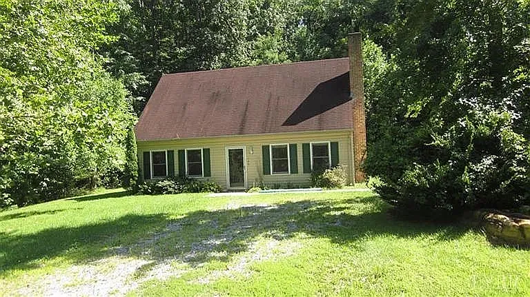 109 Wade Ln