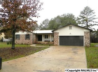 306 Warwick Pl, Rainbow City, AL 35906